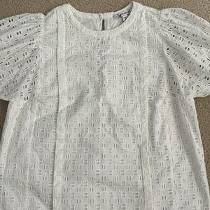 ELIZABETH & JAMES White puff sleeve blouse sz M